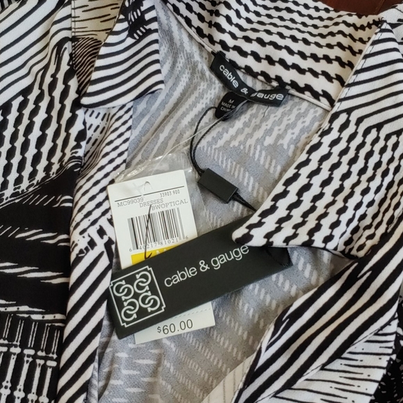 Patterned Wrap Romper - Picture 3 of 3